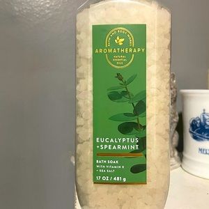 New Bath & Body Works Aromatherapy Bath Salts